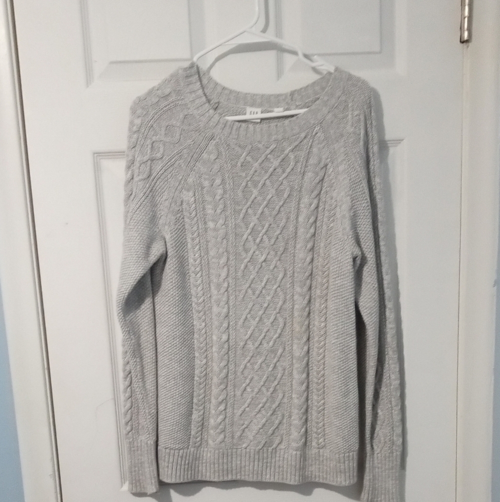 GAP Gray Cable Knit Sweater - Crew Neck